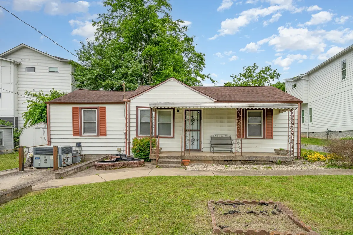 942 Youngs Ln, Nashville, TN 37207 - #1