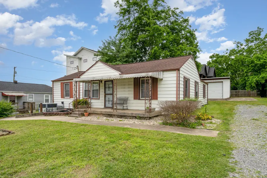 942 Youngs Ln, Nashville, TN 37207 - #2