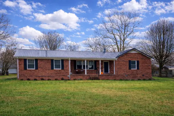 106 Larkway Dr, Tullahoma, TN 37388