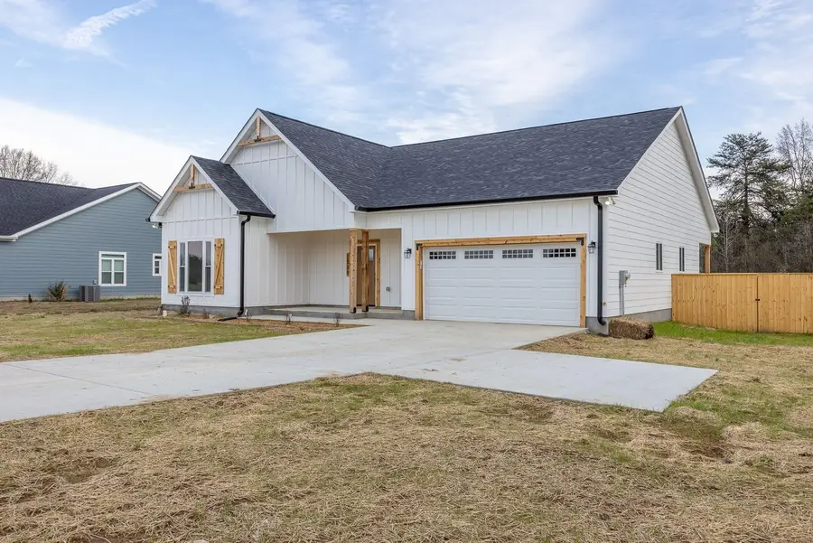 1509 Old Estill Springs Rd, Tullahoma, TN 37388 - #2