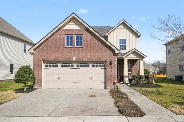 334 Lola Ln, Cottontown, TN 37048