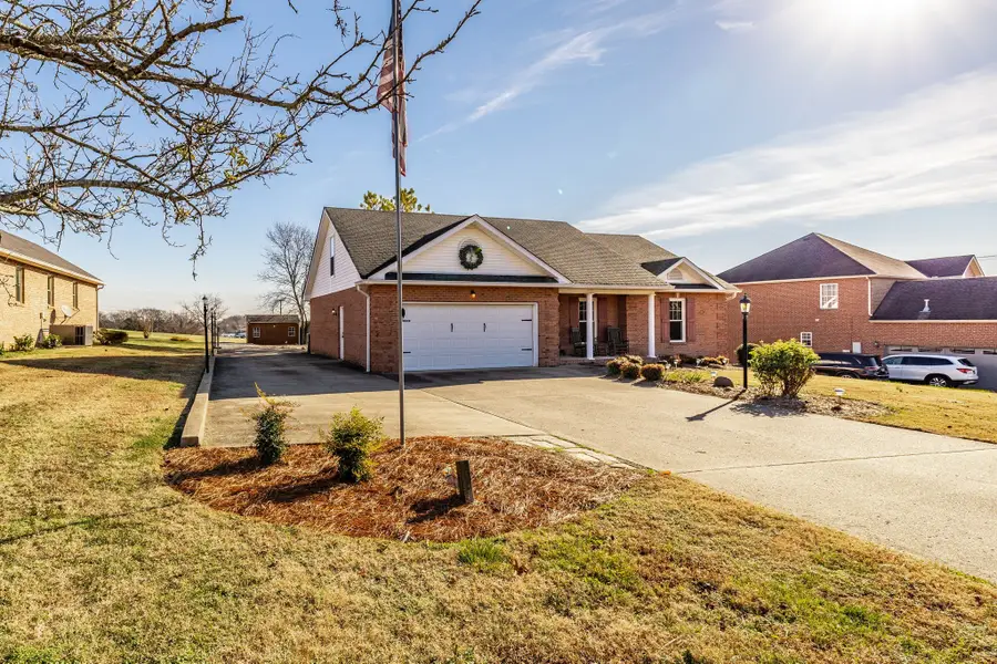 415 Woodlands Dr, Gallatin, TN 37066 - #3