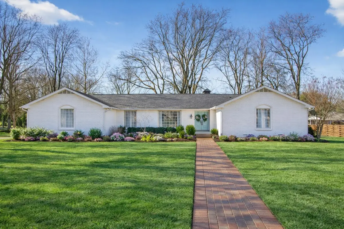 116 Lake Vista Dr, Hendersonville, TN 37075 - Image #1