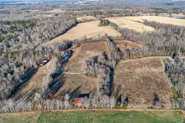 40 Diamond Padgett Ln, Monterey, TN 38574