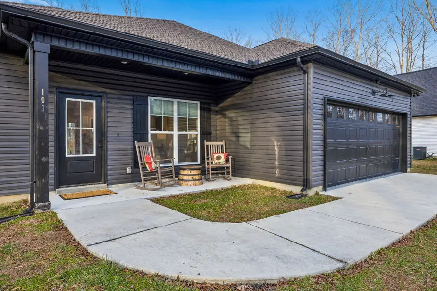 101 Forrestwood Dr, Manchester, TN 37355 - #3