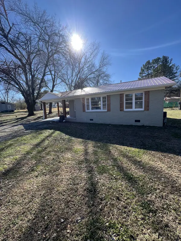 2094 Old Stage Rd, Adamsville, TN 38310