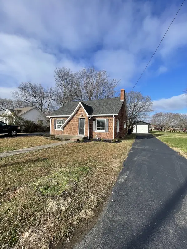 412 Meador Dr, Lafayette, TN 37083