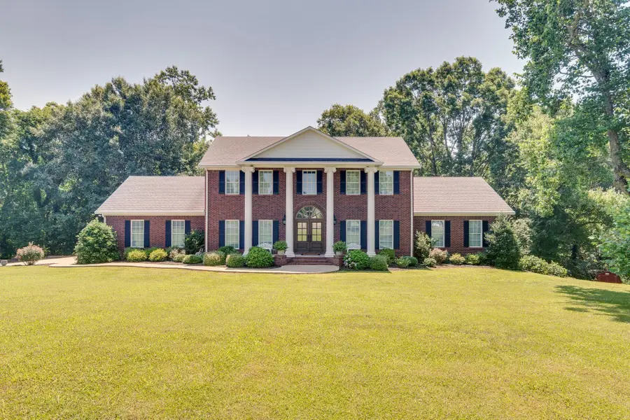 1192 Austin Cir, Lawrenceburg, TN 38464 - Image #2