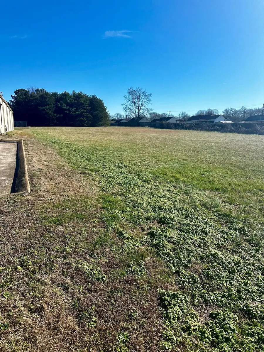 3138 Christmasville Rd, Jackson, TN 38305 - Image #2