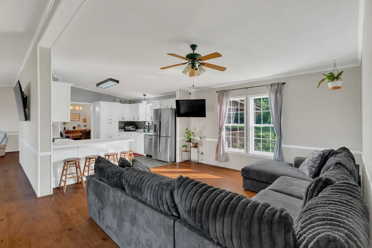 960 Harsh Ln, Castalian Springs, TN 37031 - Image #1