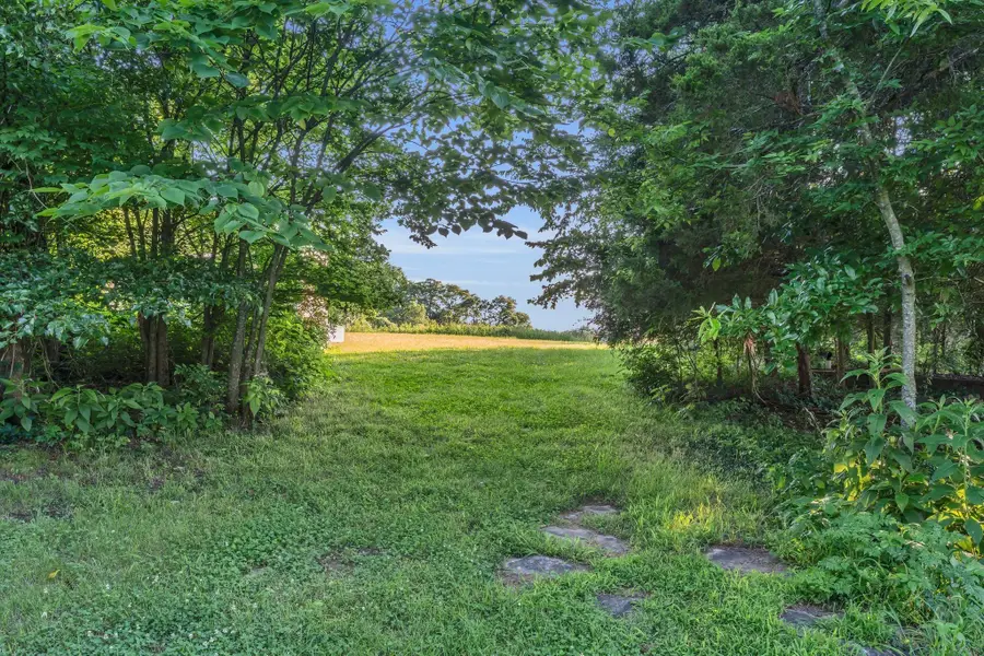 960 Harsh Ln, Castalian Springs, TN 37031 - Image #2