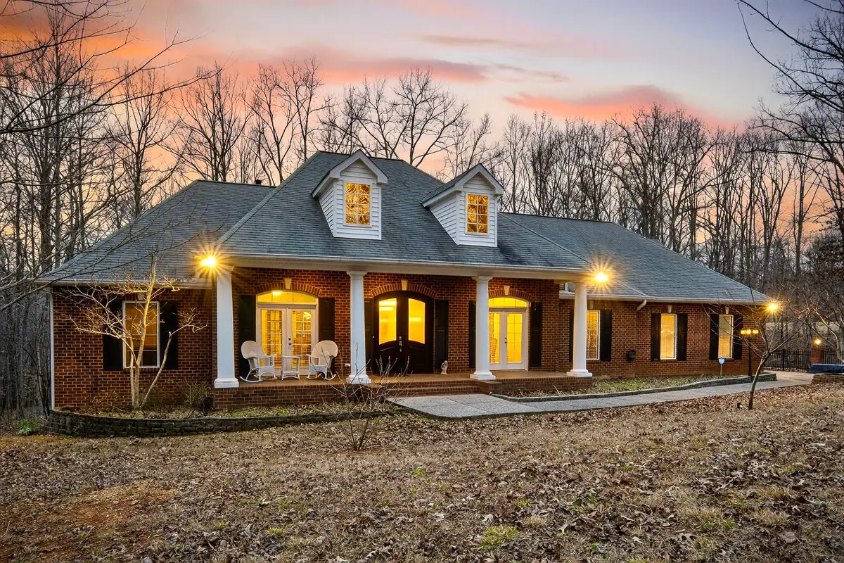 120 Dunrobin Ct, Sparta, TN 38583 - #1