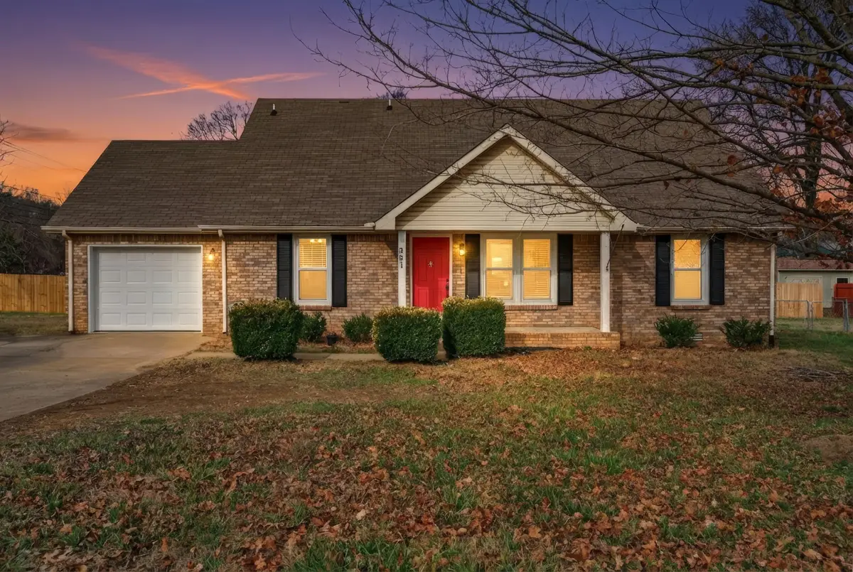 301 Marys Oak Dr, Clarksville, TN 37042 - Image #1