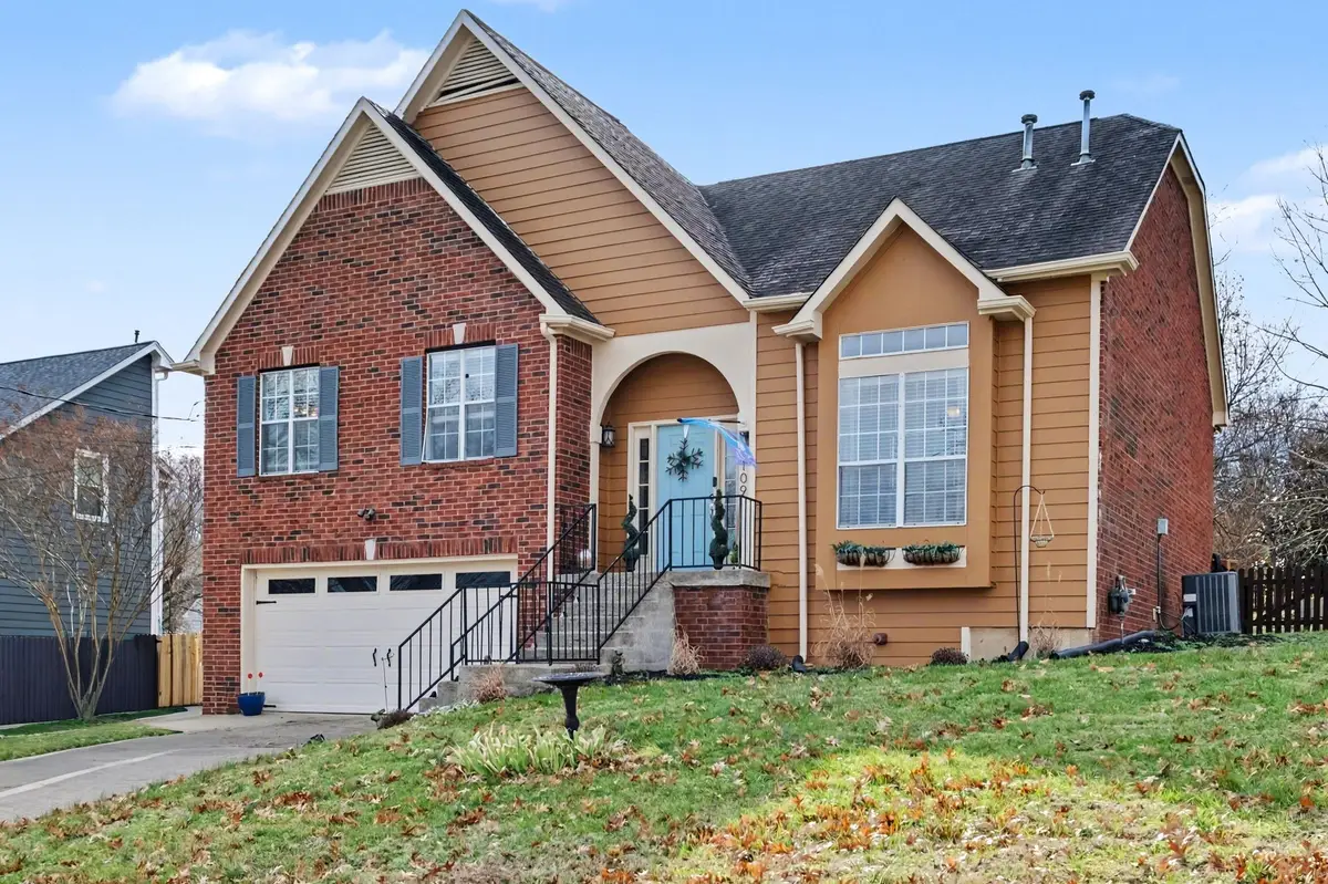 1109 Mistletoe Cir, Hermitage, TN 37076 - Image #1