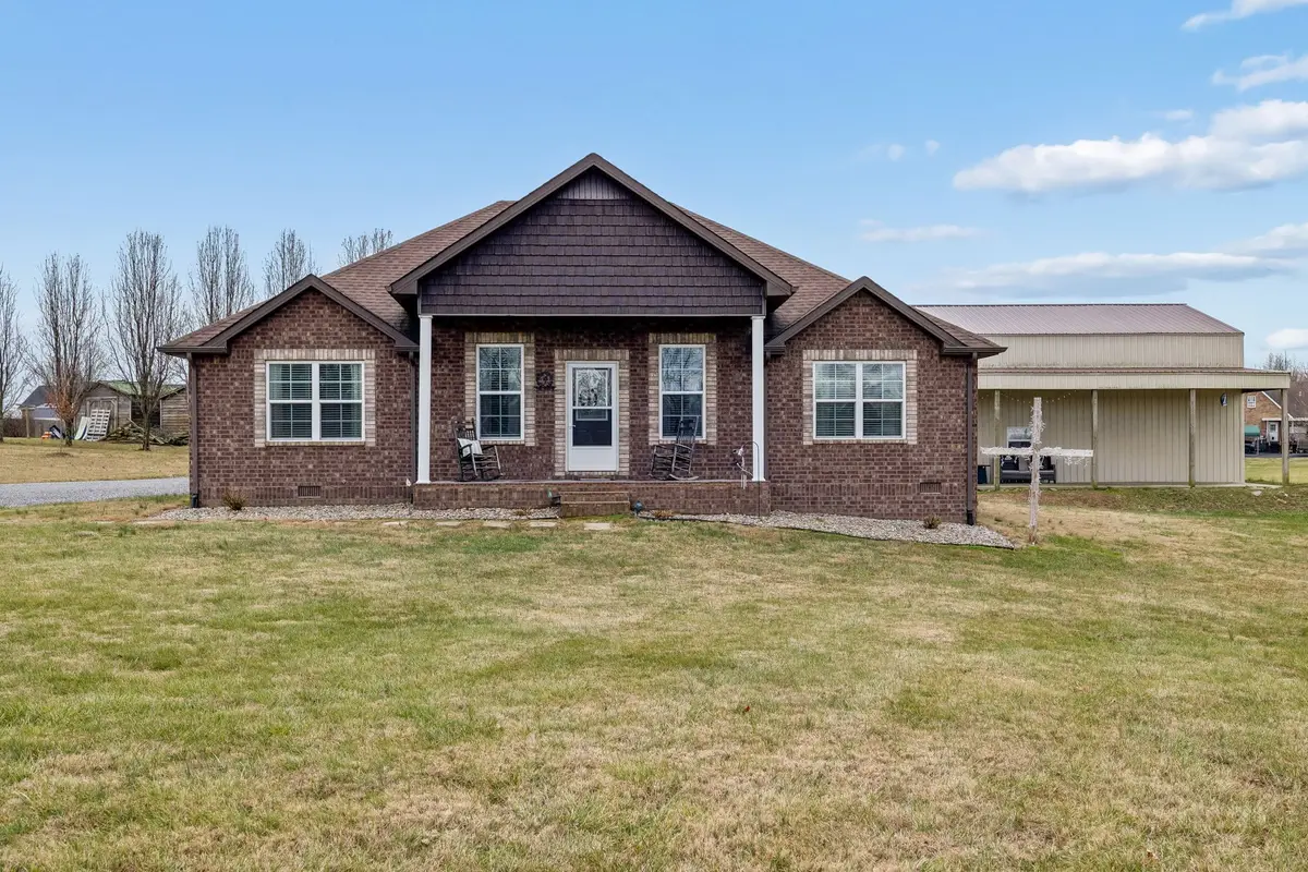 70 Hayden Drake Ln, Lafayette, TN 37083 - Image #1