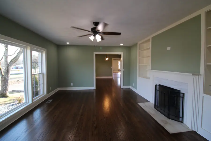 605 Ellington Dr, Lafayette, TN 37083 - Image #3