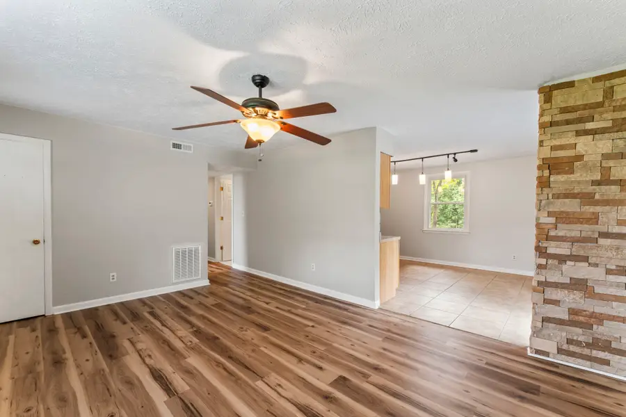 105 Pheasant Hollow Rd, Dickson, TN 37055 - Image #2