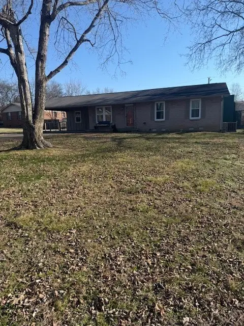 100 Hull Ln, Hendersonville, TN 37075