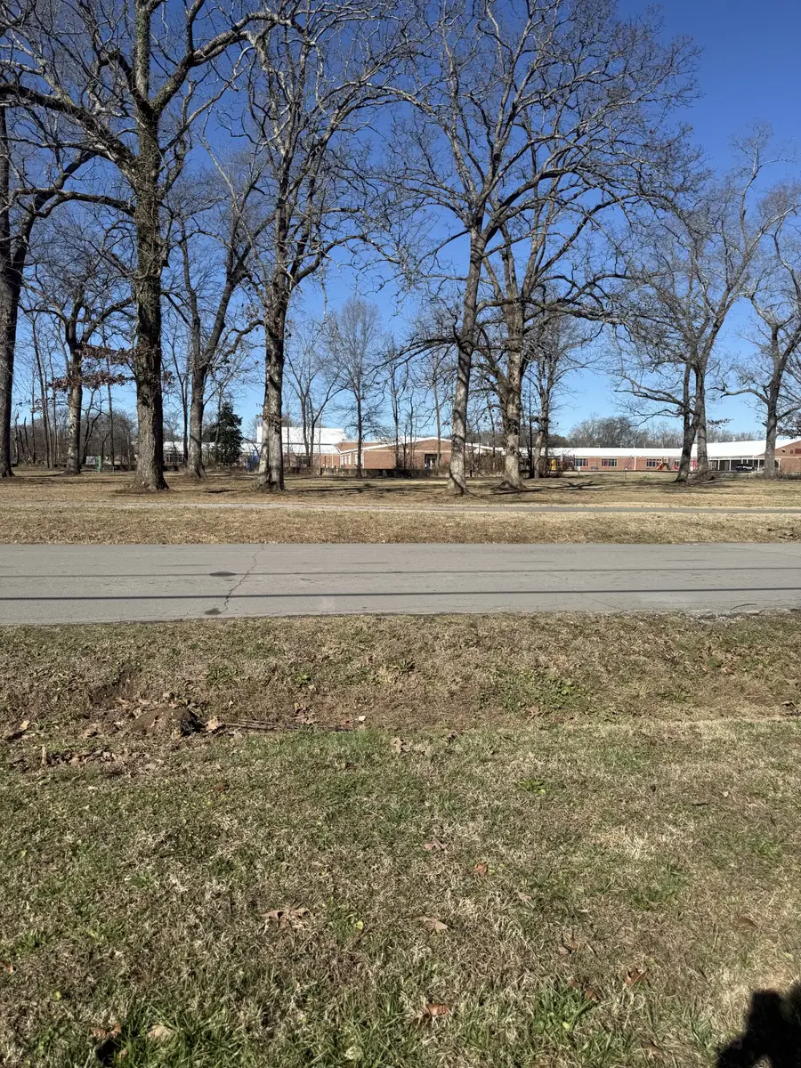 604 E Warren St, Tullahoma, TN 37388 - Image #3