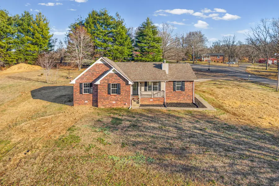 719 Darrow Dr, Pleasant View, TN 37146 - #2