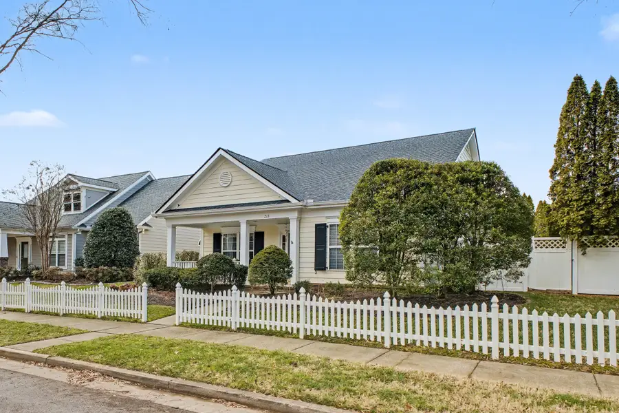 213 Lilac Cir, Franklin, TN 37064 - Image #3