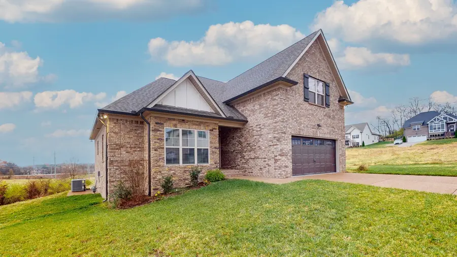 312 Hathaway Ln, Gallatin, TN 37066 - Image #2