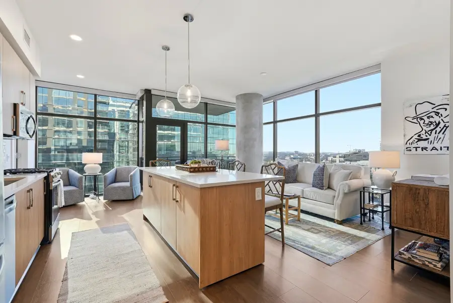 1212 Demonbreun St #1402, Nashville, TN 37203 - Image #2