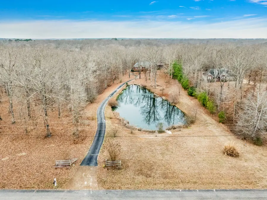 250 Windwood Ln, Hohenwald, TN 38462 - Image #2