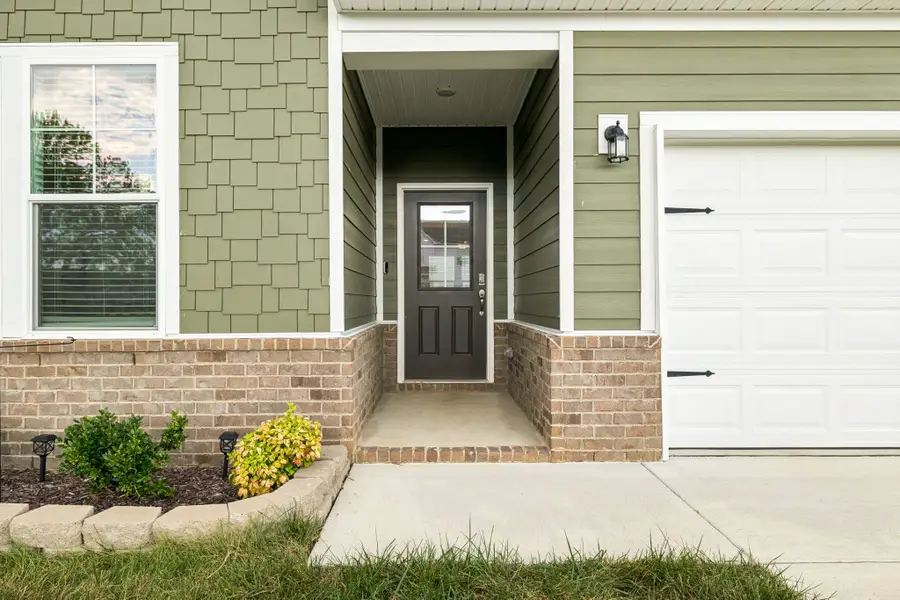 3028 Oscar Dr, White House, TN 37188 - Image #2