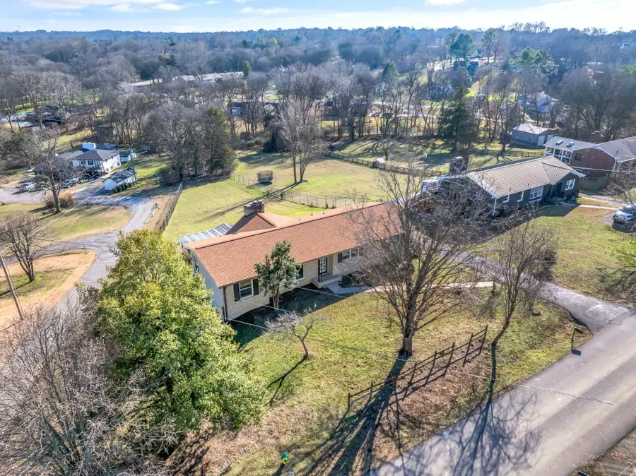 373 Green Harbor Rd, Old Hickory, TN 37138 - Image #2