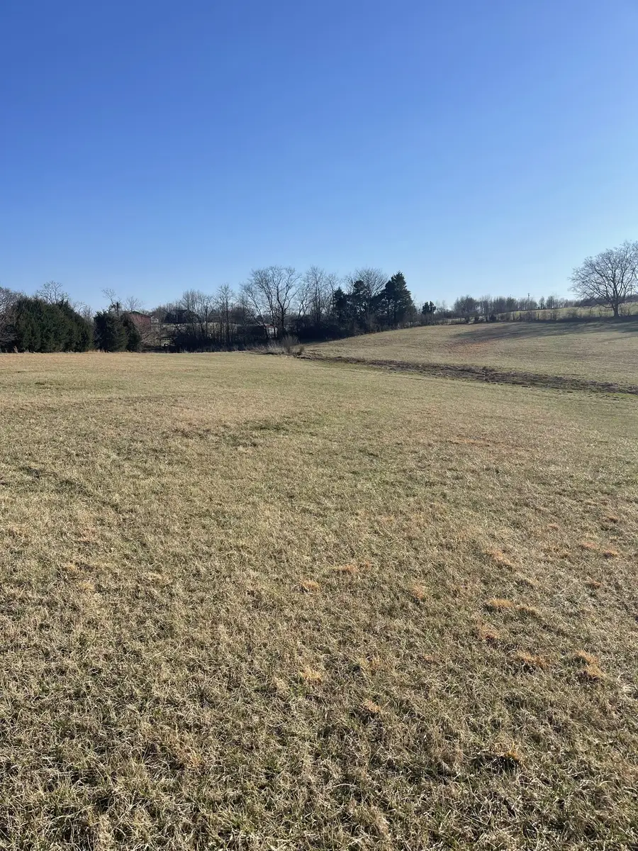 608 Days Rd, Lafayette, TN 37083 - Image #3