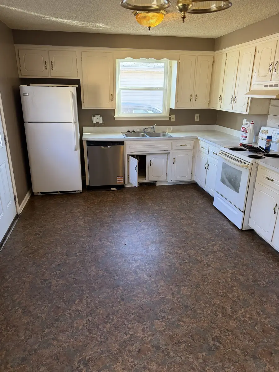 715 Spees Dr, Clarksville, TN 37042 - Image #3