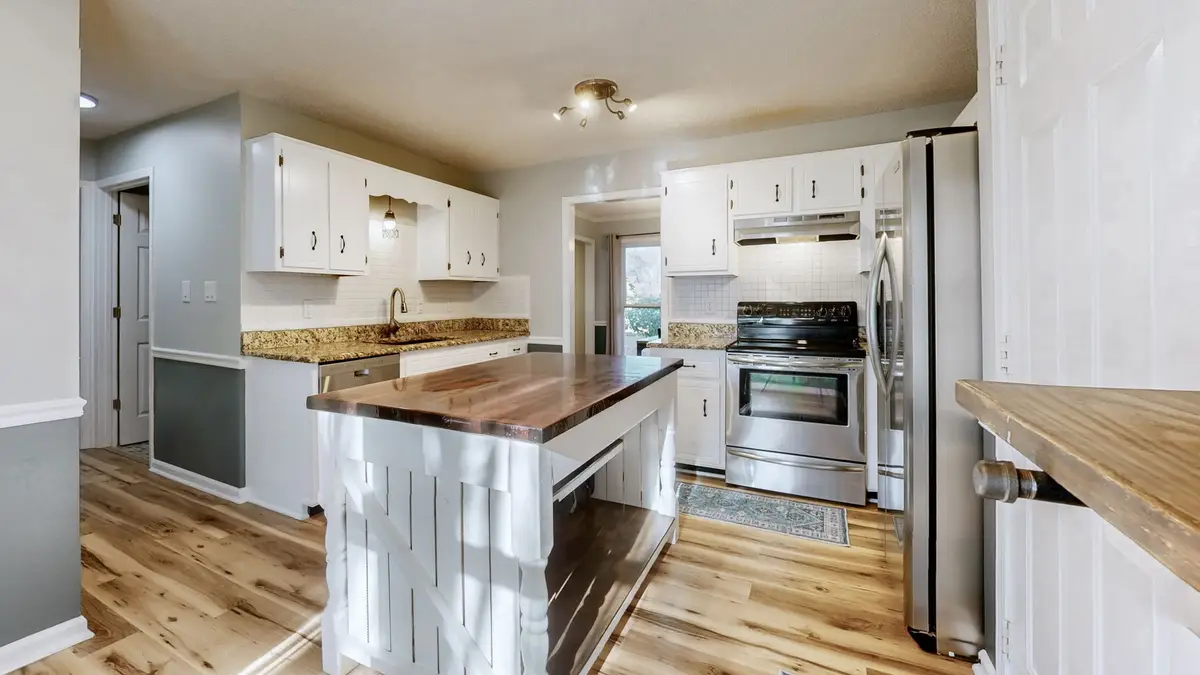 404 Boscobel Ct, Clarksville, TN 37040 - Image #1