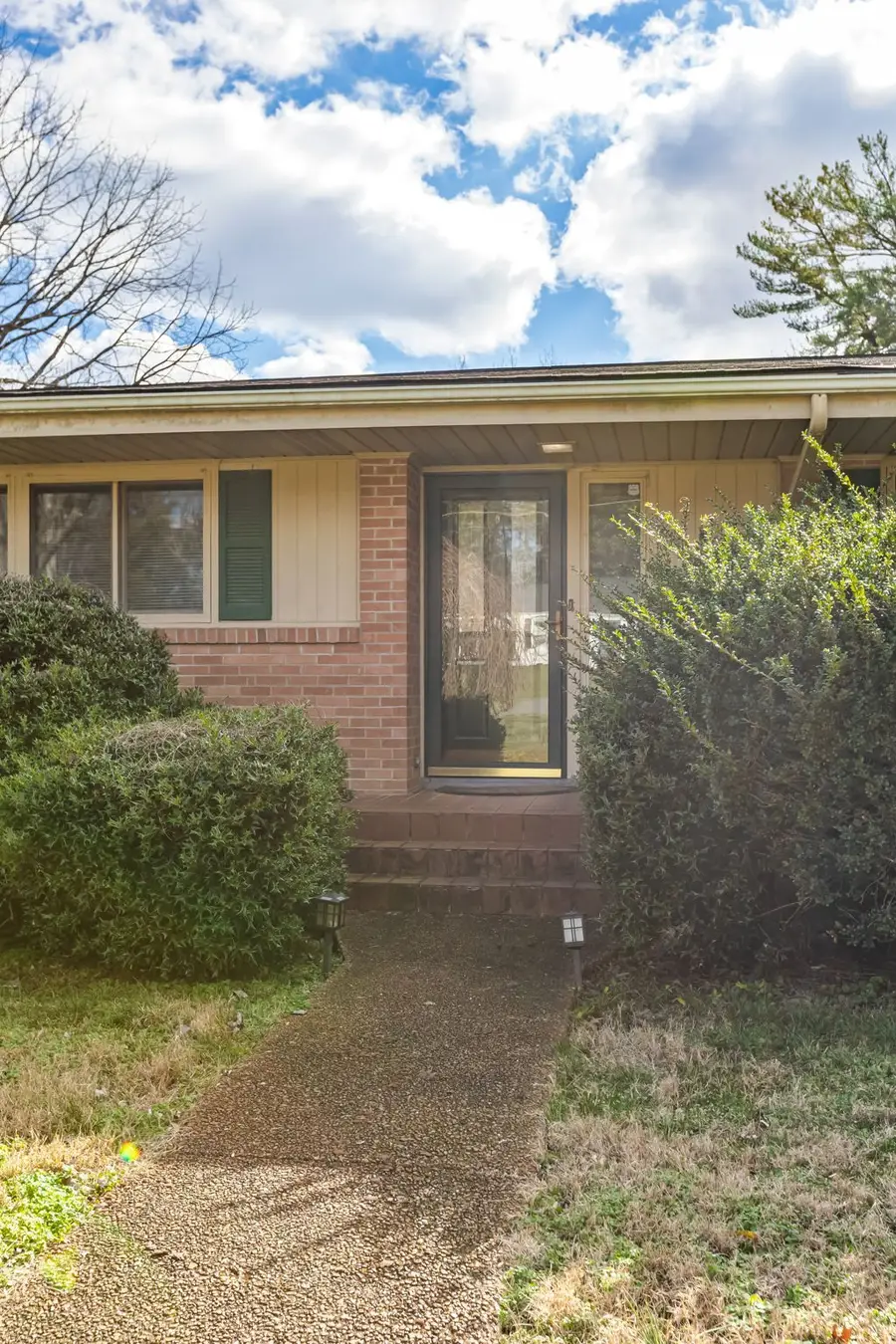 212 Pineview St, Shelbyville, TN 37160 - Image #2