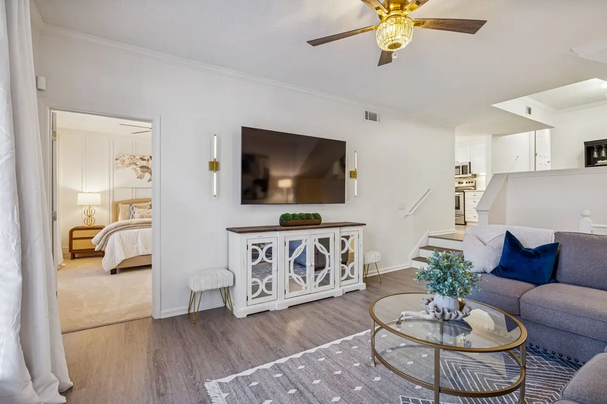 2045 Stokes Ln, Nashville, TN 37215 - #1