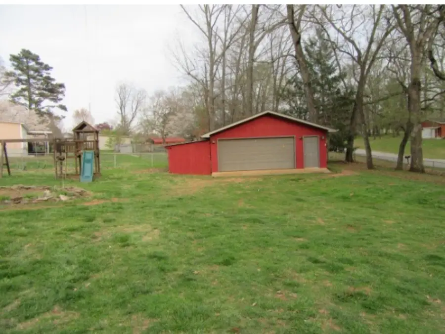 205 Houghton Dr, Winchester, TN 37398 - Image #3