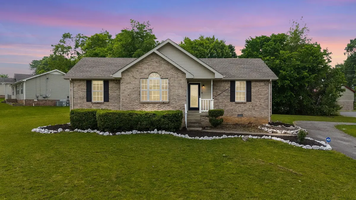 572 Cabot Cv, Clarksville, TN 37042 - Image #1