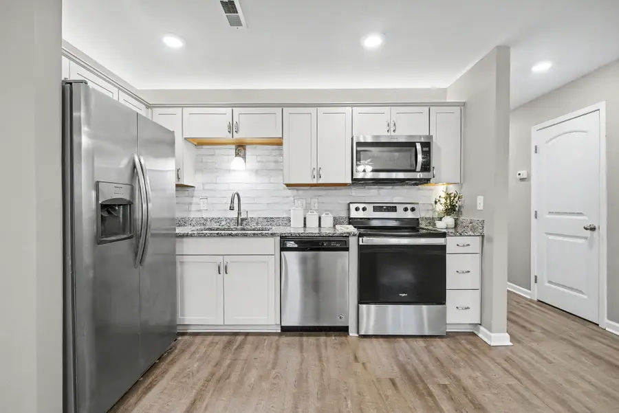 135 Country Ln #802, Clarksville, TN 37043 - Image #2