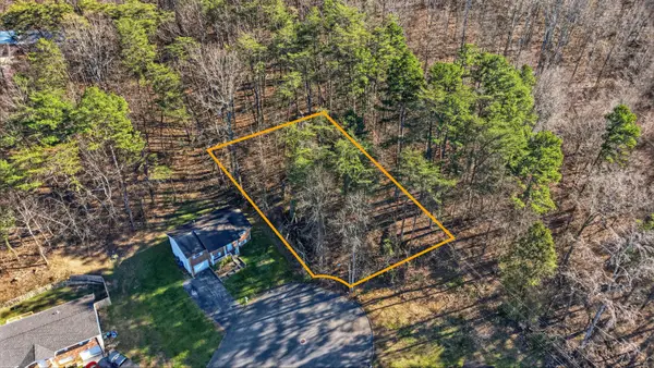 17 Echo Glen Drive, Hixson, TN 37343