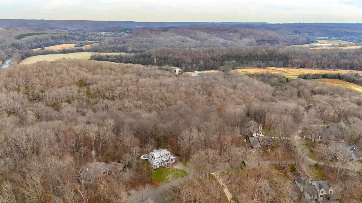 1028 Champion Hills Dr, Kingston Springs, TN 37082 - Image #1