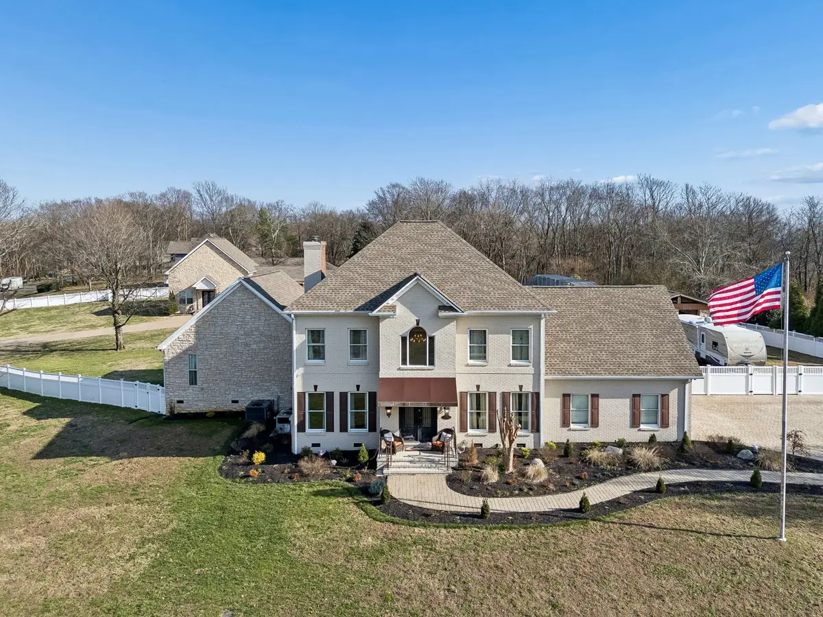1045 Claremont Dr, Columbia, TN 38401 - Image #1
