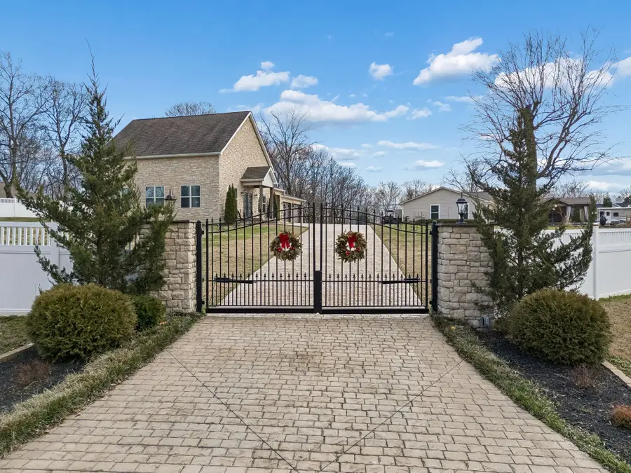 1045 Claremont Dr, Columbia, TN 38401 - Image #2