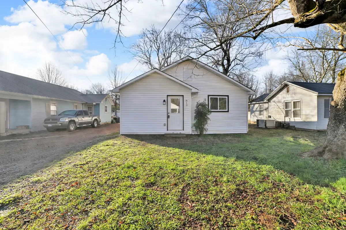 813 Curtis St, Paris, TN 38242 - Image #1