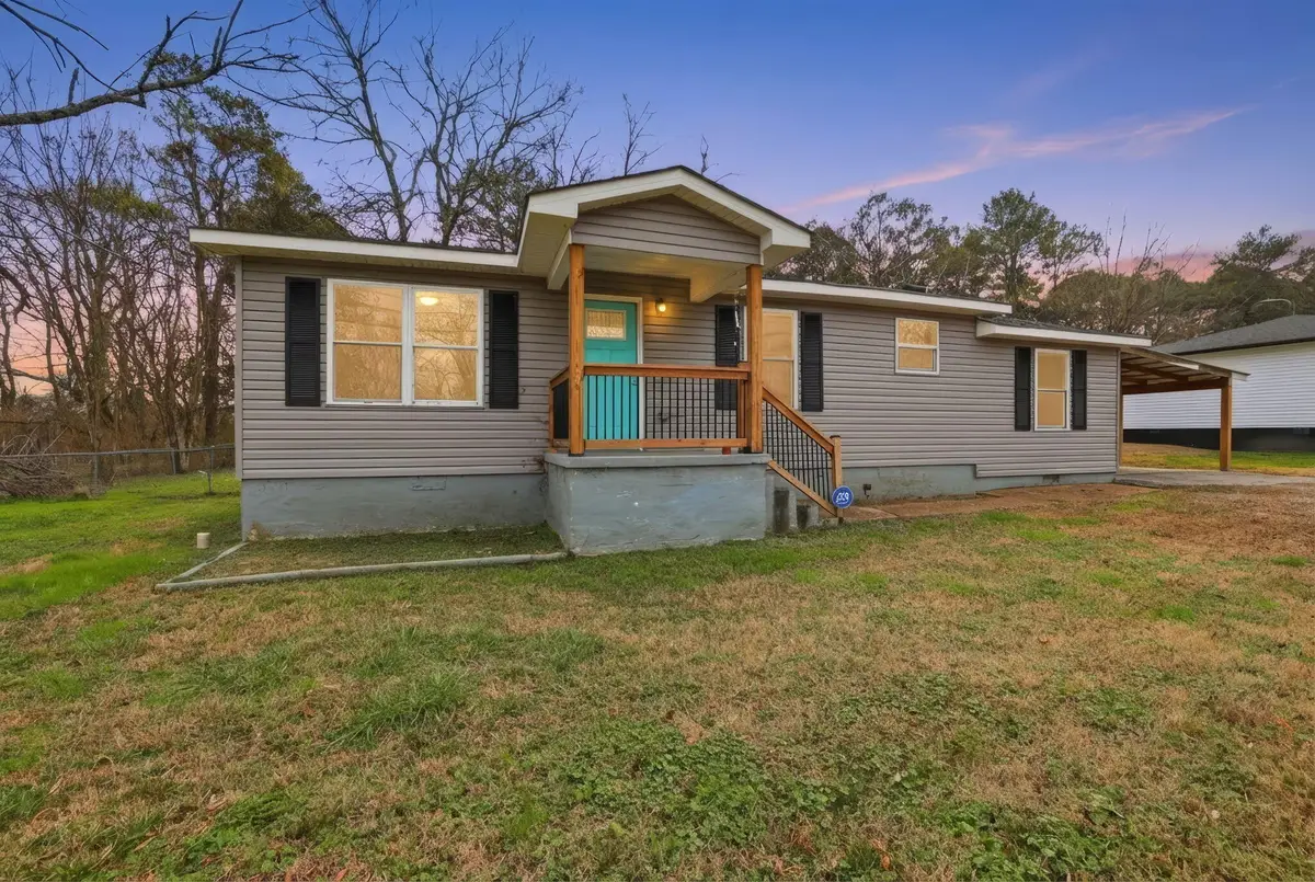 711 W James Avenue, Rossville, GA 30741 - #1