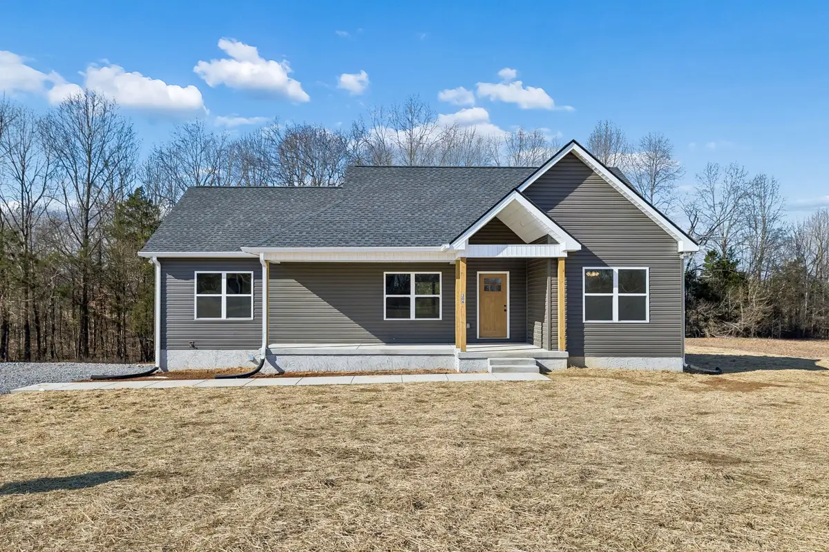 306 Leigh Anna Circle, Lafayette, TN 37083 - Image #1