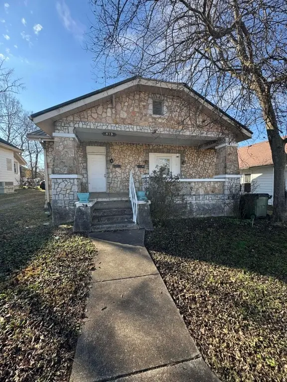 519 W 17th St, Hopkinsville, KY 42240 - #1