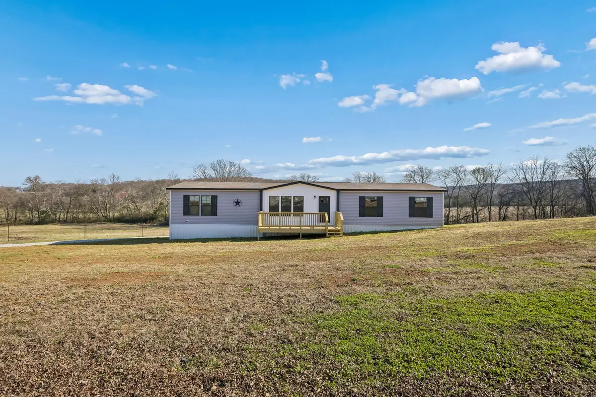 1053 Buncombe Rd, Belvidere, TN 37306 - Image #1