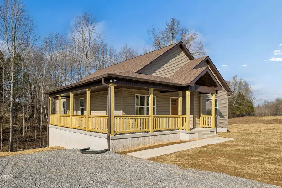 342 Leigh Anna Circle, Lafayette, TN 37083 - Image #2