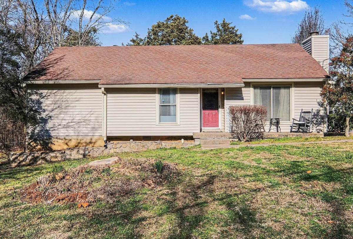 124 Brookridge Dr, La Vergne, TN 37086 - Image #1