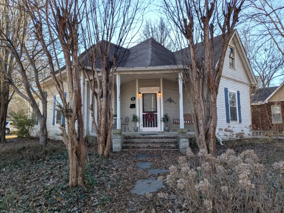 331 Jackson St, Paris, TN 38242 - Image #1